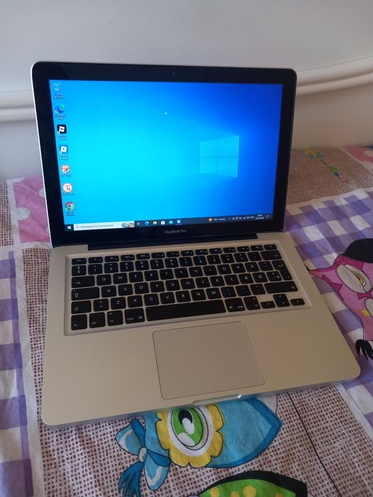 Laptop i5 la 300 de Lei
