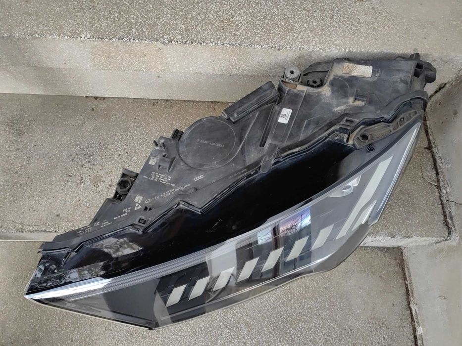 Фар Audi Q7/SQ7 LED ляв 2019-24/ Фар Ауди Кю7 Оригинален