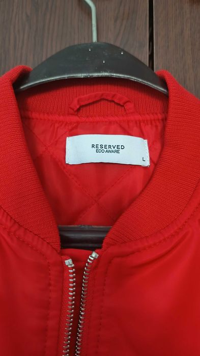 Червено зимно яке