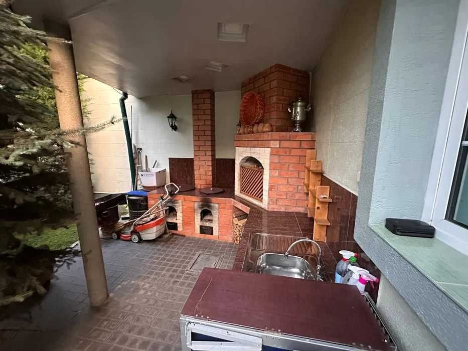 Дом 13 соток махалля Садаф ,Карасу ,Фасад 40 метров ,можно разделить