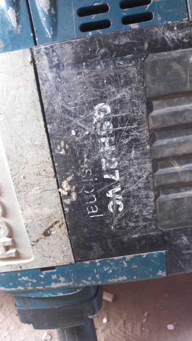 Bosch одбойник GSH27VC