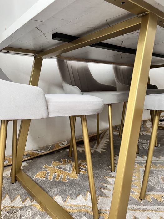 Продаются стол, стулья