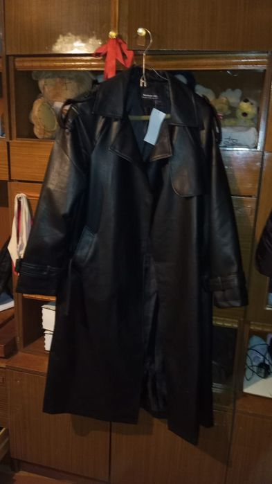 Кожный плащи весенний