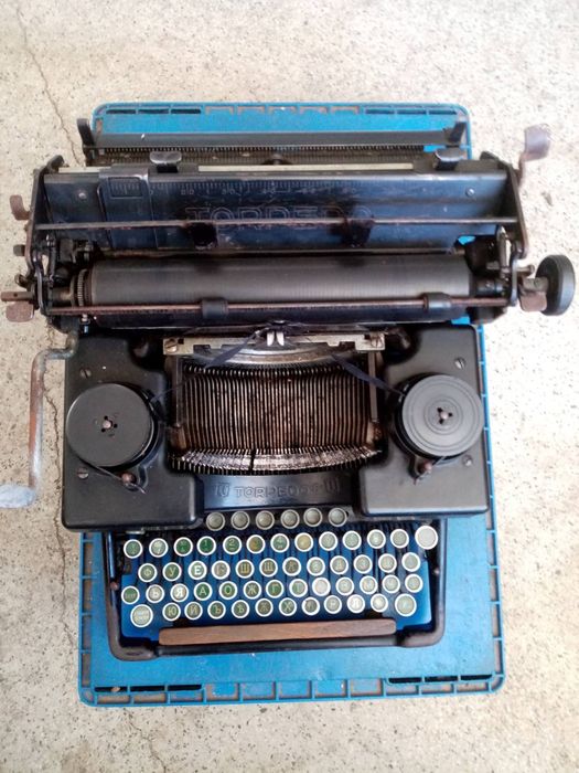 Стара немска пишеща машина Torpedo