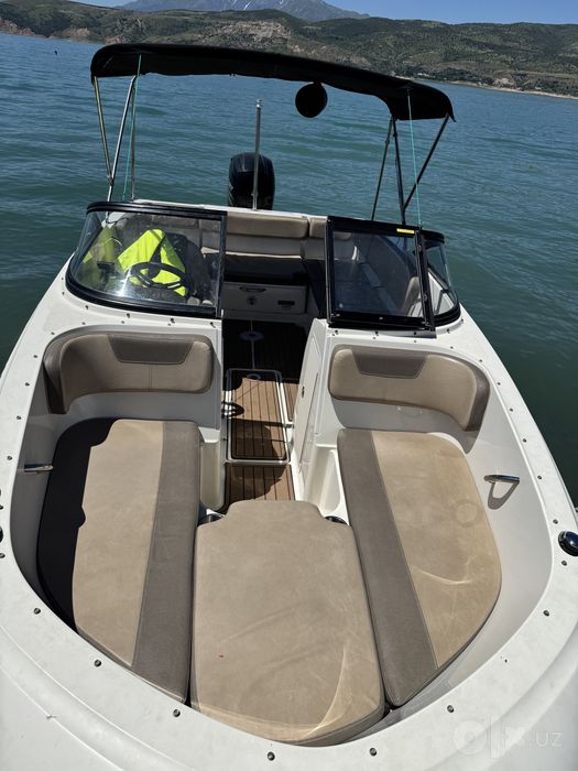Продается американский катер Bayliner vr4
