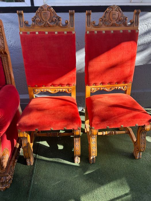 Scaune lemn masiv sculptate manual