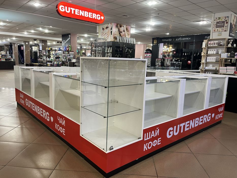 Продам витрины (островок 13,86м2)