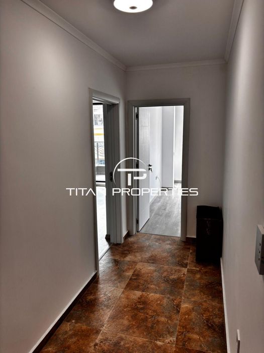 Дава се под наем Офис в Бургас, Център - 63 кв.м за 747.66 € - Снимка #2