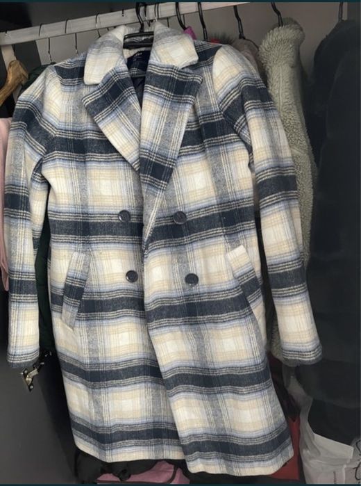 Елегантно дамско палто