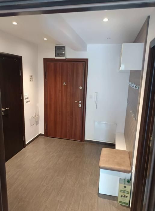 Дава се под наем Тристаен апартамент в София, Оборище - 90 кв.м за 900 € - Снимка #12