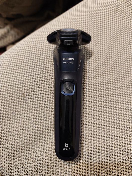 Електрическа самобръсначка Philips