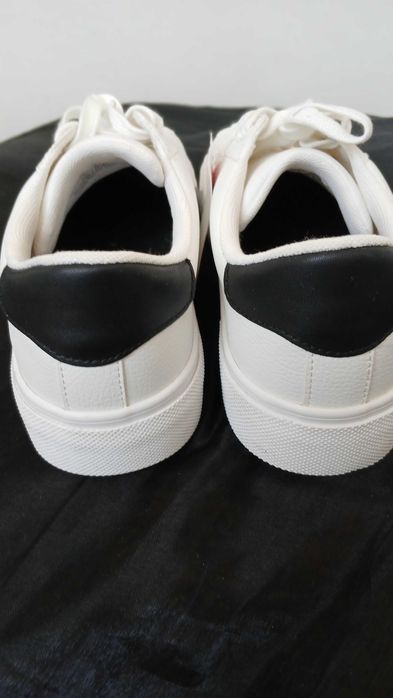 Оригинал новые унисекс НМ, отличного качества