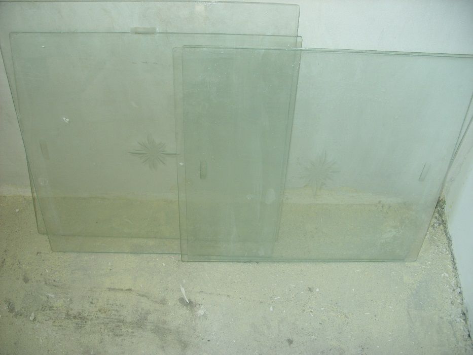 Стъкла ретро за витрина с инкрустация цветя