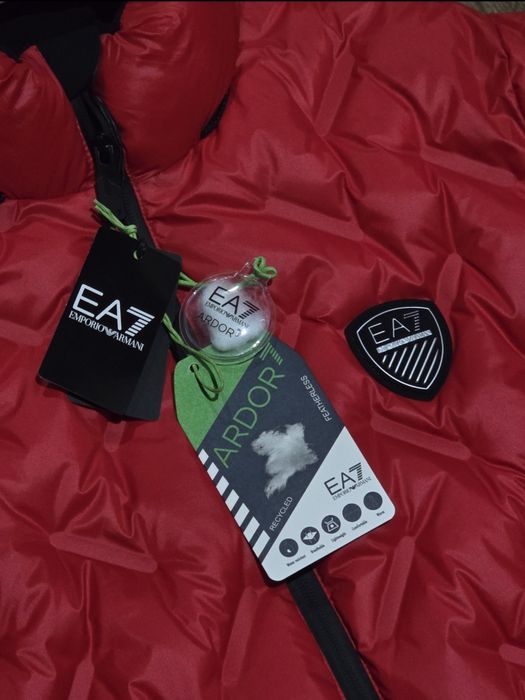 Оригинално яке на Armani M