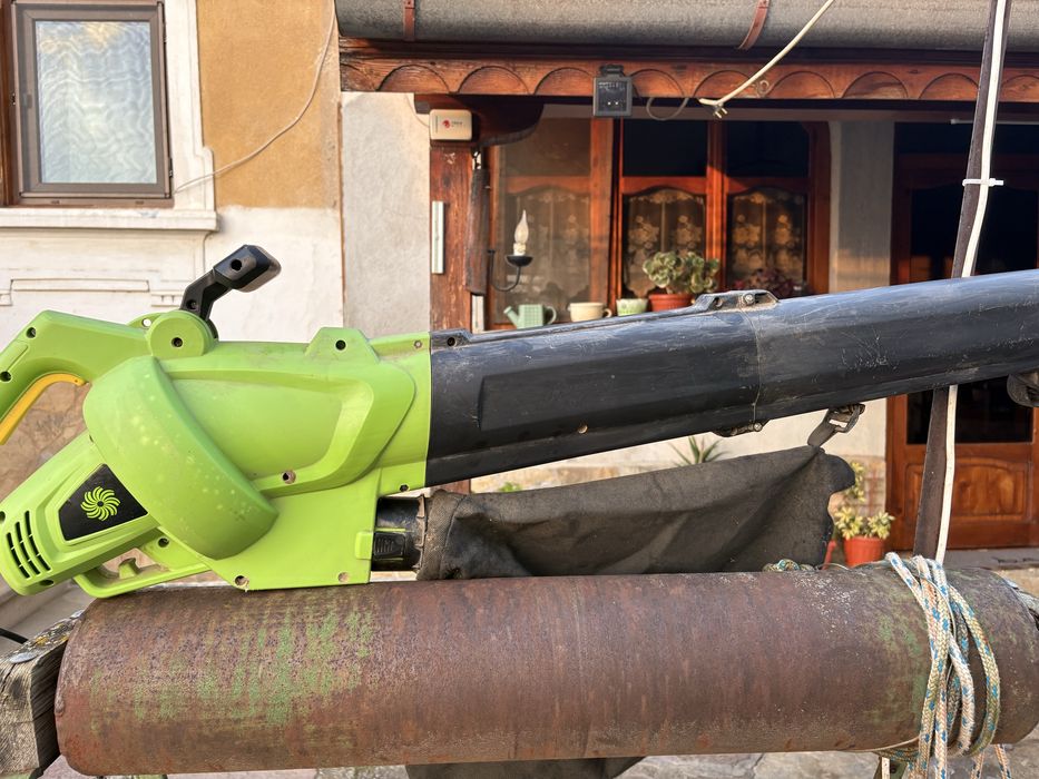 Листосъбирач  Fieldmann в два режима на работа, дърпане и издухване