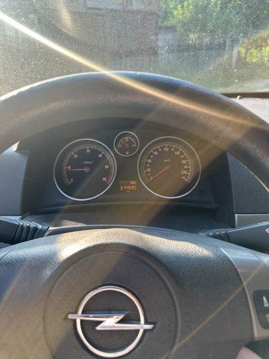 Opel Astra H  1.3
