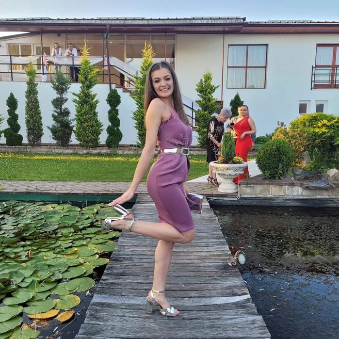 Rochie midi eleganta