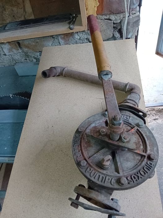 Pompa de apa manuala