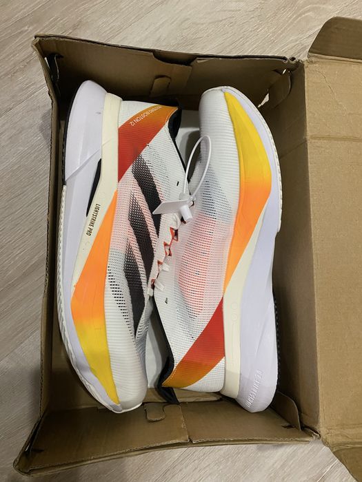 Беговые кроссовки adidas