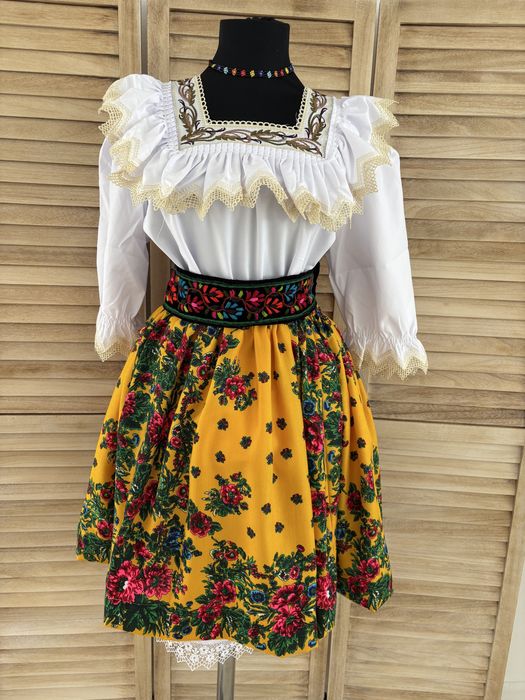 Costum popular pentru femei de Maramures.
