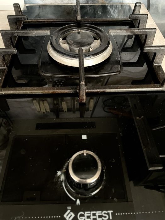 Продам газовую плиту