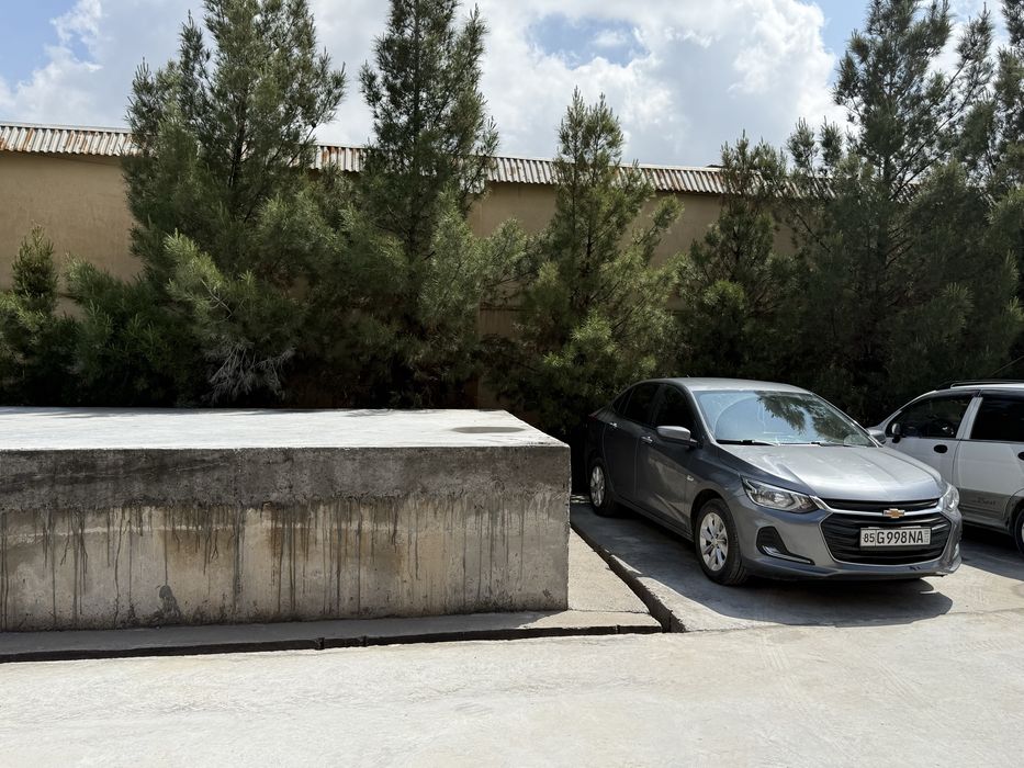 Сдается склад в аренду в г Навои с Эстокадой