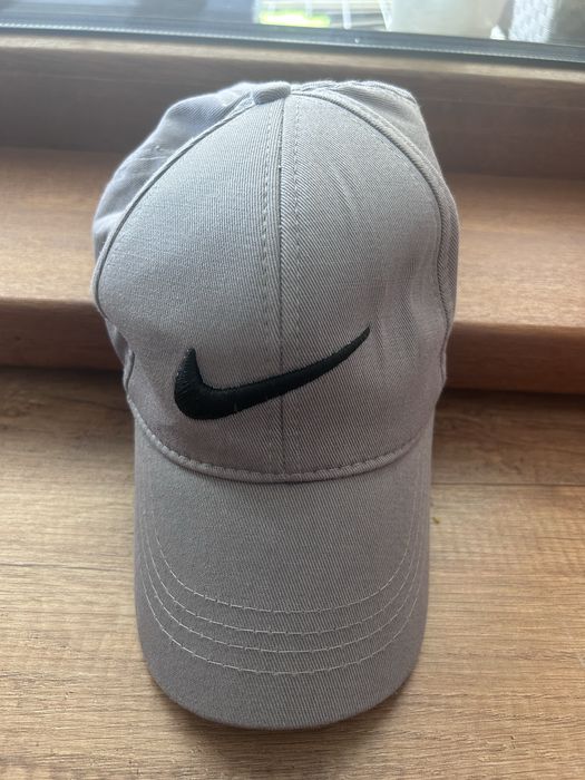 Шапка Nike в бледо лилаво