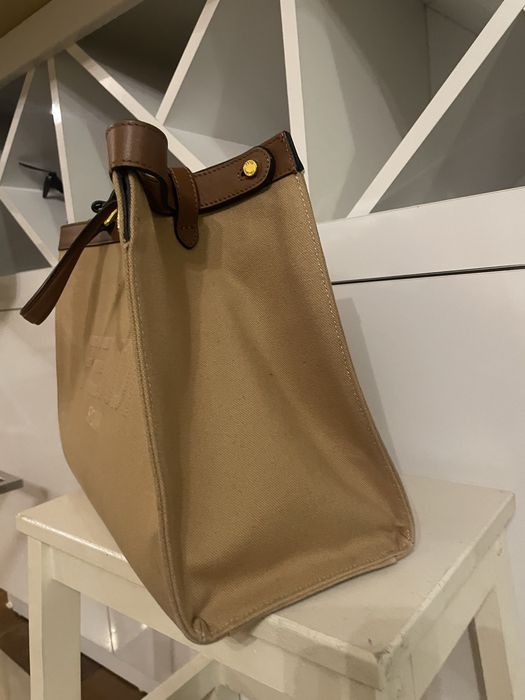 Голяма дизайнерска чанта Fendi Roma – бежова, много стилна която е