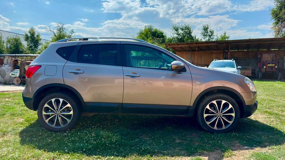 Nissan Qashqai 2.0 dCi | 150 CP | Panoramic | Maro | Cameră