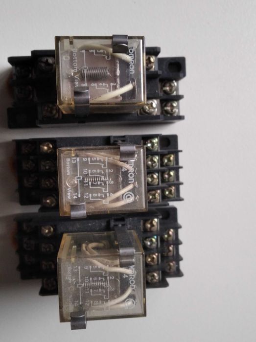 Електромагнитно реле с основа за DIN шина  LY2 и LY4  OMRON 110 V