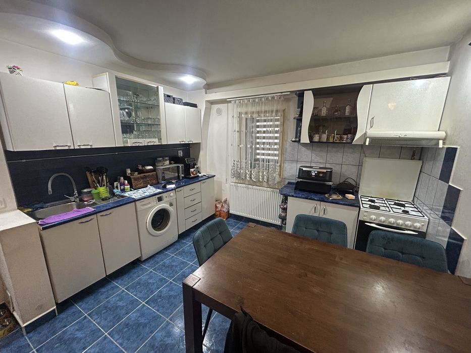 Apartament 2 camere,1 balcon,decomandat,bucatarie open space