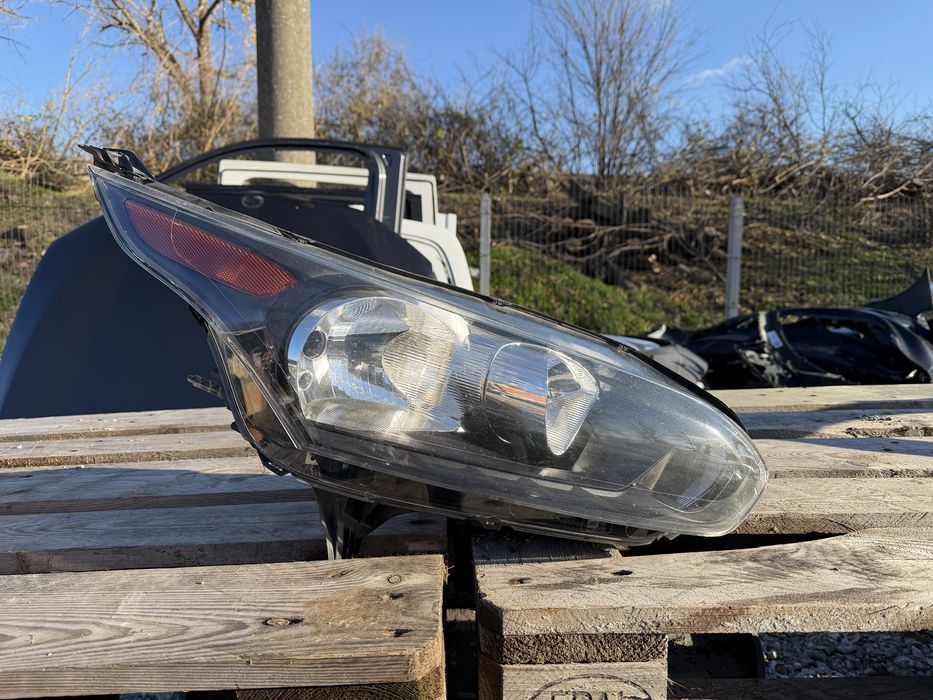 Фар Ford Transit Connect