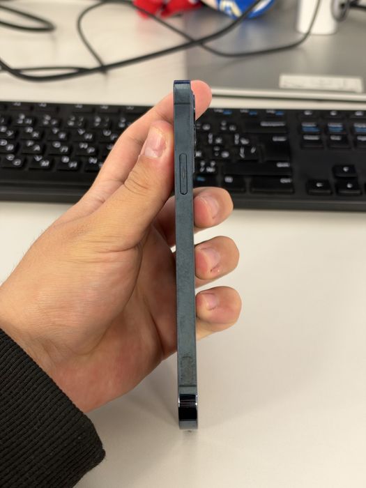 Продам б/у iPhone 12 pro 256 GB