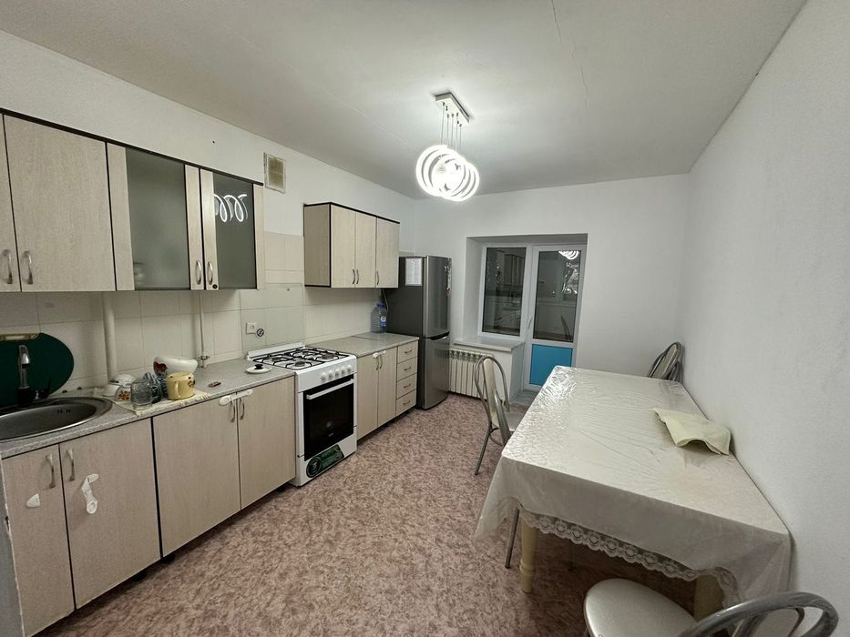 Сити 1 микр, 3 бөлмелі үй жалға беріледі