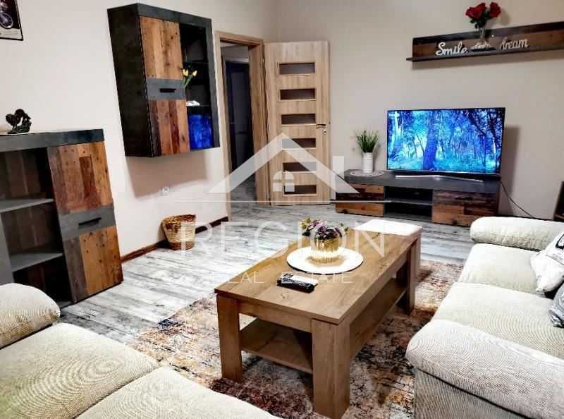 Дава се под наем Тристаен апартамент в Варна, Цветен квартал - 100 кв.м за 612 € - Снимка #1