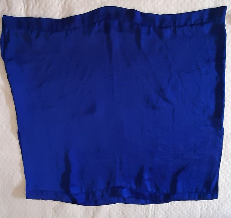 Compleu din matase marimea 42 format din pantaloni si bluza