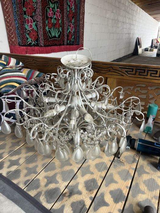 Продам люстру.