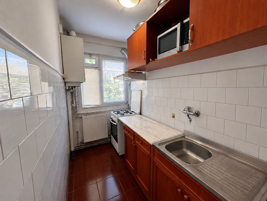 Apartament 2 camere semidecomandat