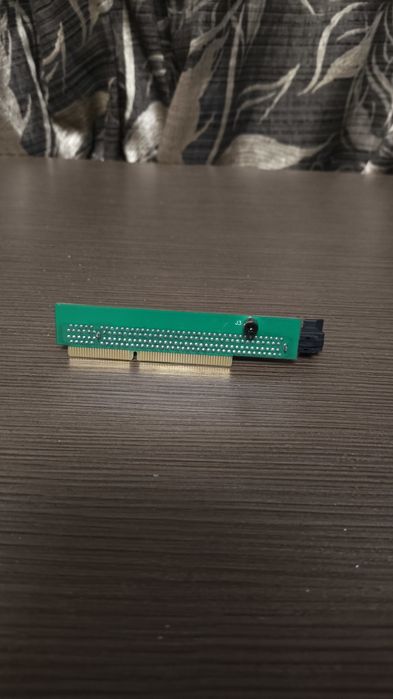 Vând Lenovo Thinkcentre PCIe Riser