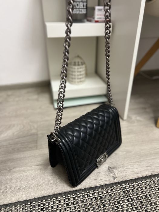 Chanel boy bag.               .