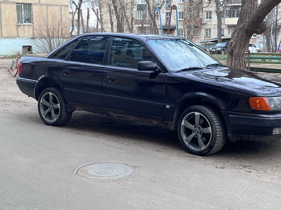 Audi 100c4 quatro