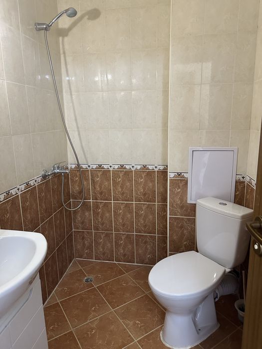 Дава се под наем Тристаен апартамент в Пловдив, Център - 92 кв.м за 102 € - Снимка #2