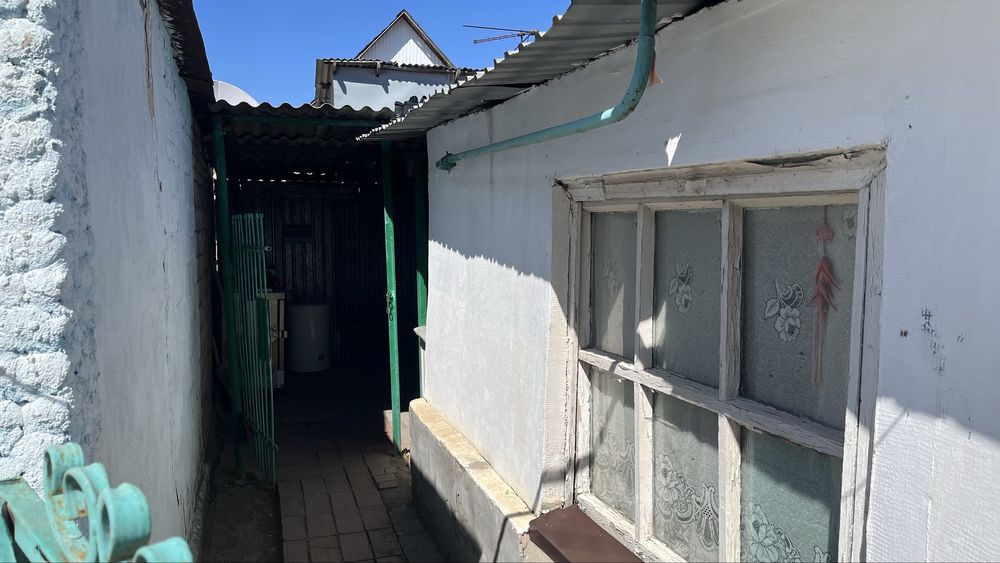 Продам дом в общем дворе срочно