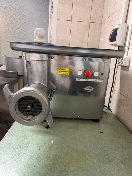 мясорубка в отличном состояний