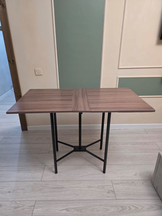 Стол-книжка элегантная