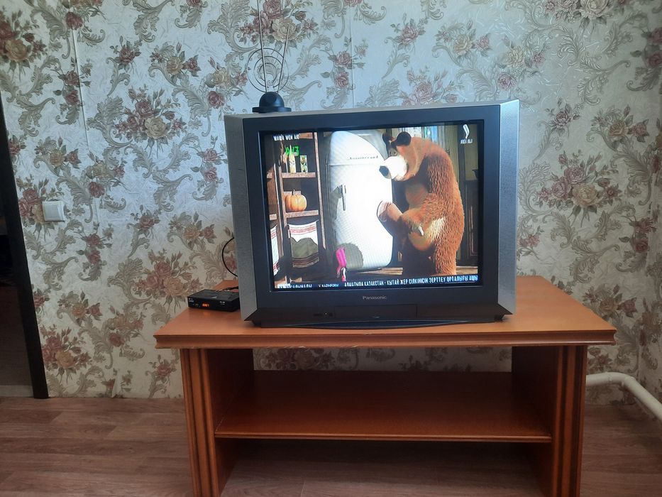 Телевизор Panasonic 72диаг.