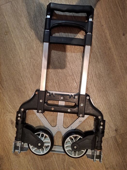 Carucior transportabil pliabil