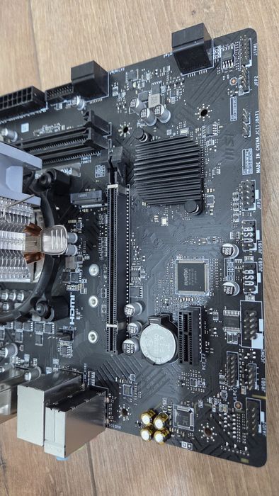 Материнская плата с процессором