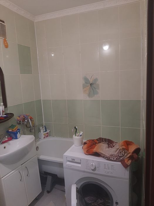 Продам двухкомнатную район хороший