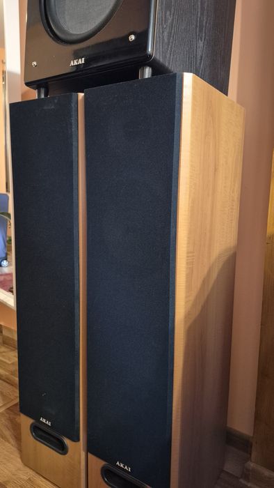 Sistem audio Onkyo HT-R538 + boxe Akai